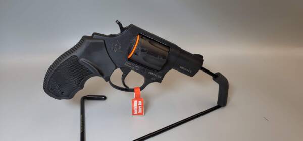 TAURUS 605 DOUBLE ACTION REVOLVER .357 MAGNUM 2″ BARREL 5 ROUNDS FIXED FRONT SIGHT/FIXED REAR SIGHT SOFT RUBBER GRIPS MATTE BLACK FINISH - Image 2