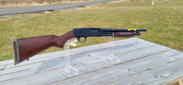 MOSSBERG 500 RETRO PUMP ACTION SHOTGUN 12 GAUGE 18.5″ BARREL 3″ CHAMBER 6 ROUNDS WALNUT STOCK BLUED - Image 3