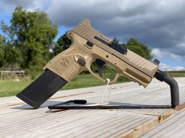 FNH FN-509 COMPACT TACTICAL 9MM LUGER SEMI AUTO PISTOL 4.32″ THREADED BARREL 24 ROUNDS AMBIDEXTROUS CONTROLS POLYMER FRAME FLAT DARK EARTH - Image 2