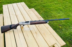 BERETTA A400 UPLAND KO 12 GAUGE SEMI AUTO SHOTGUN, WOOD