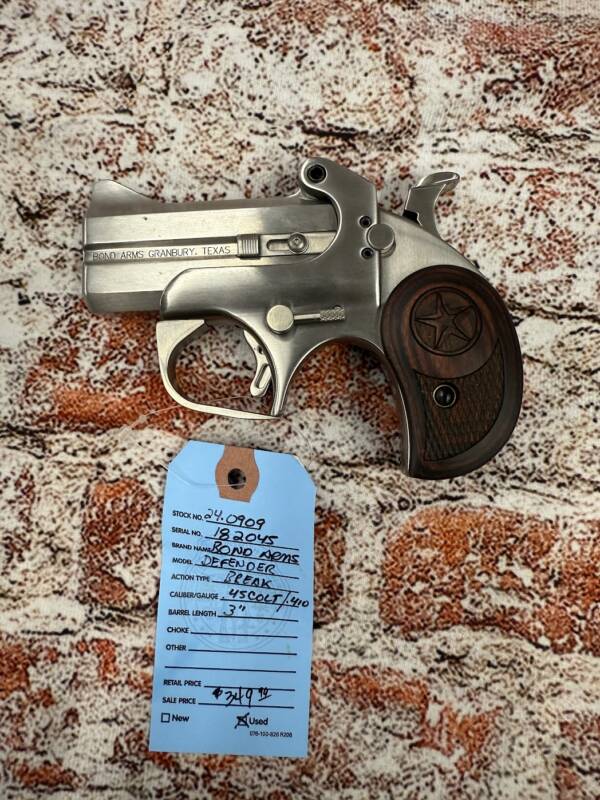 PRE-OWNED BOND ARMS DEFENDER .45LC/.410GA DERRINGER - Image 2
