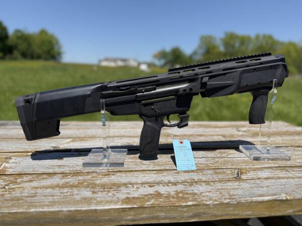 PRE-OWNED  SMITH and WESSON M&P 12, PUMP ACTION 12GA SHOTGUN - Image 2